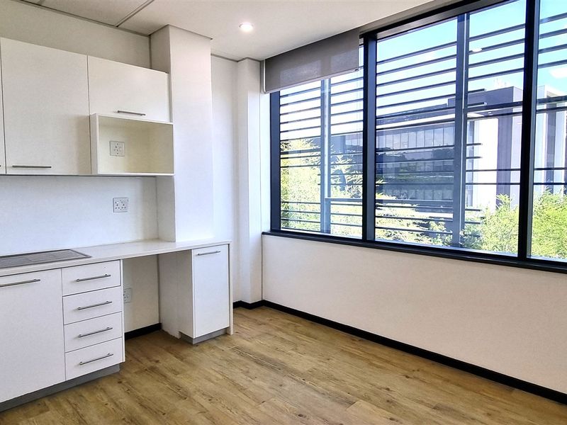 office space to let in Knightsbridge Office Park - Photo 5