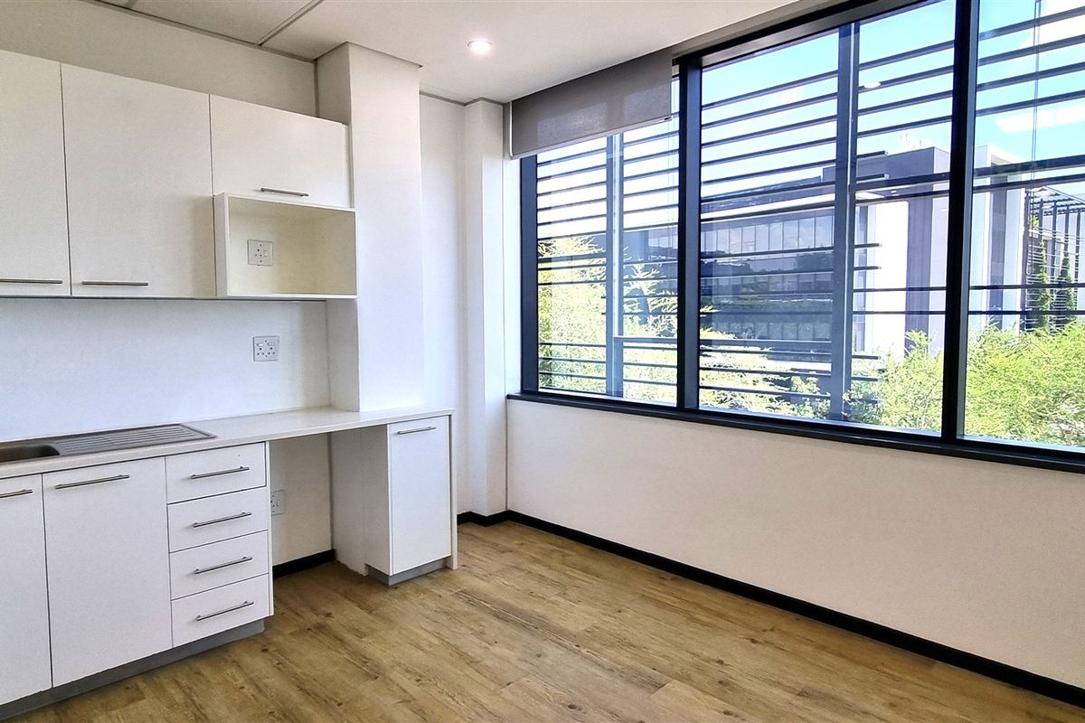 office space to let in Knightsbridge Office Park - Photo 5