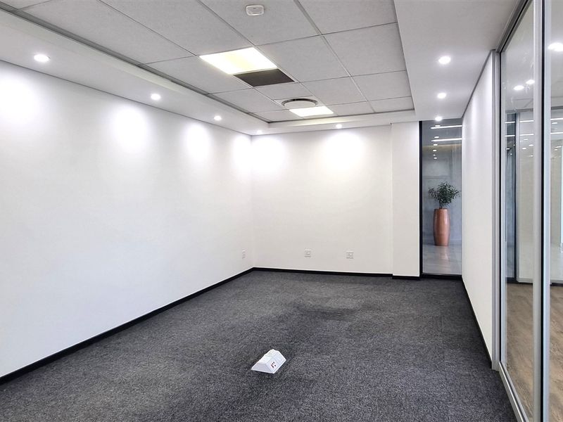office space to let in Knightsbridge Office Park - Photo 4