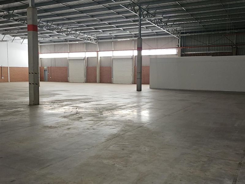 Move-In Ready Warehouses – Competitive Rental Rates! - Photo 4