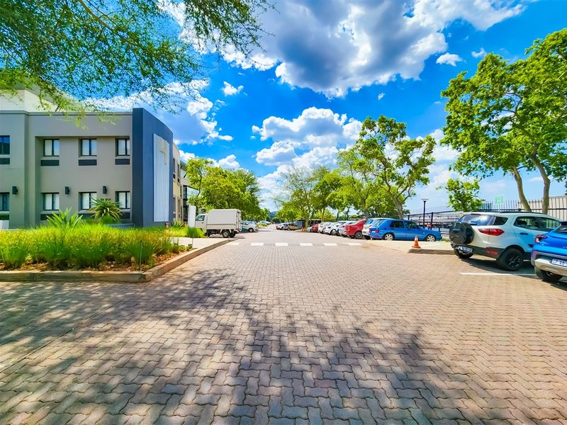 520m2 Office to Let in Clearwater Office Park - Photo 2