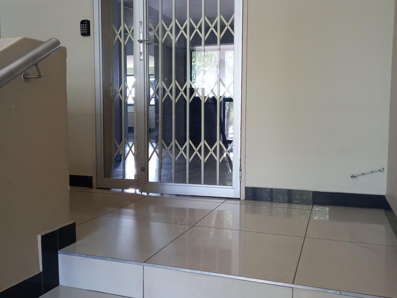 Premium 1840.47 m2 Office Space to let  in Randjespark – Central Park, Midrand - Photo 2