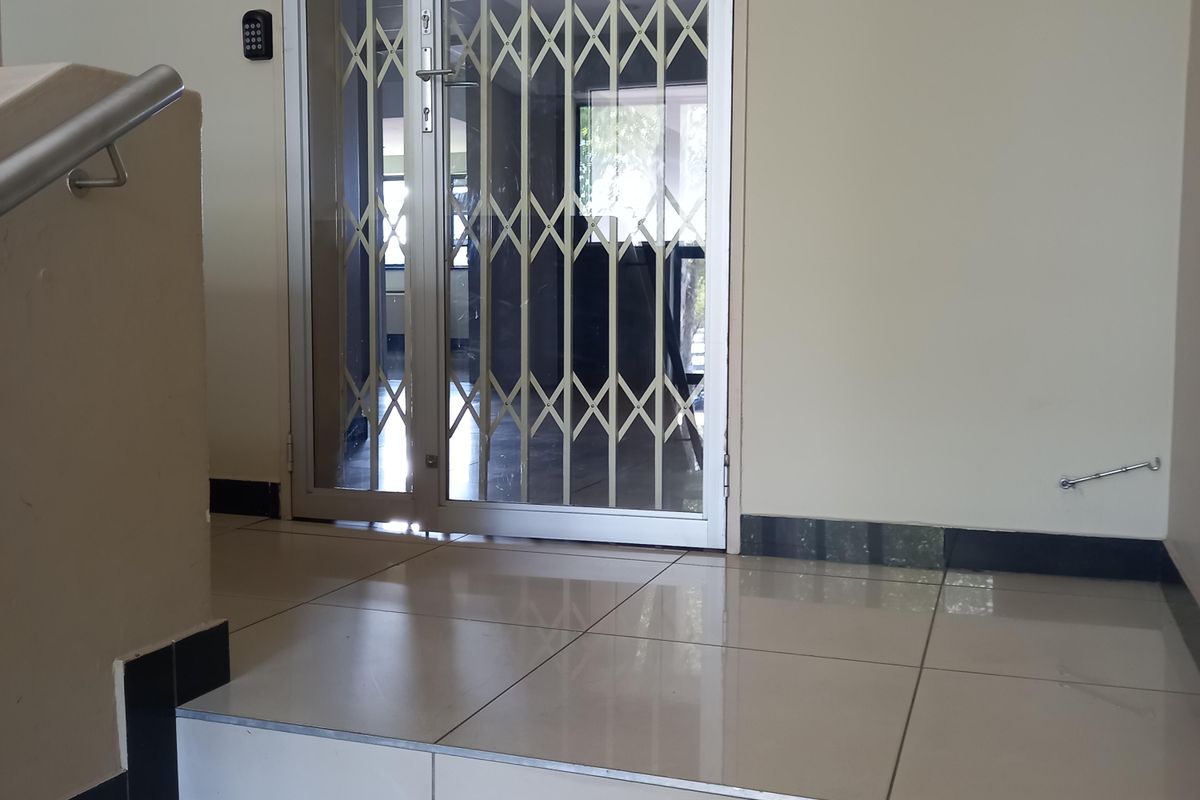 Premium 1840.47 m2 Office Space to let  in Randjespark – Central Park, Midrand - Photo 2