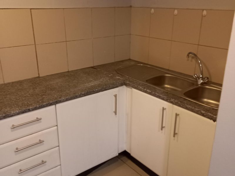 Premium 1840.47 m2 Office Space to let  in Randjespark – Central Park, Midrand - Photo 4