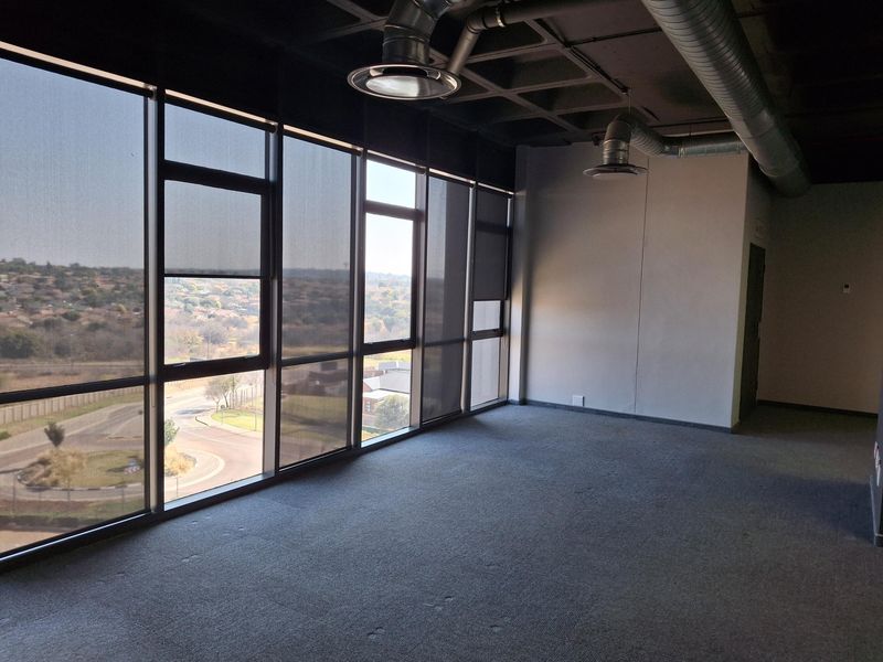 Extraordinary Office Space with Premium Finishes and Stunning Views - Photo 6