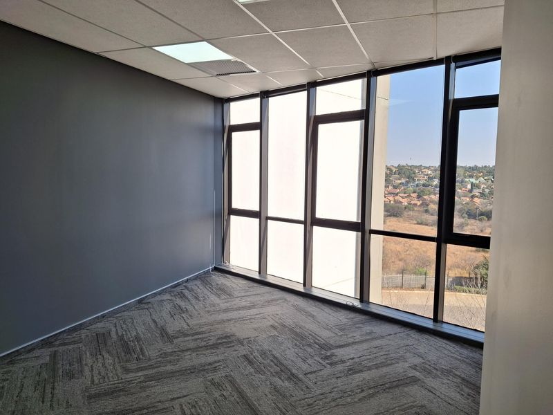 Extraordinary Office Space with Premium Finishes and Stunning Views - Photo 4