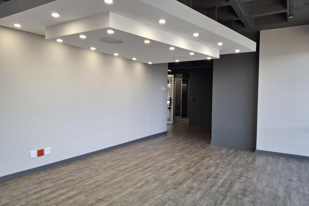 Extraordinary Office Space with Premium Finishes and Stunning Views - Photo 2