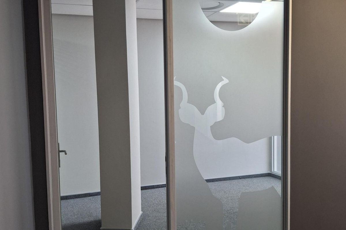 Extraordinary Office Space with Premium Finishes and Stunning Views - Photo 3