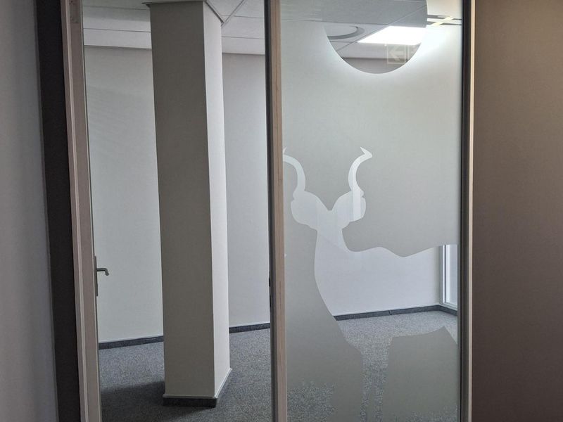 Extraordinary Office Space with Premium Finishes and Stunning Views - Photo 3