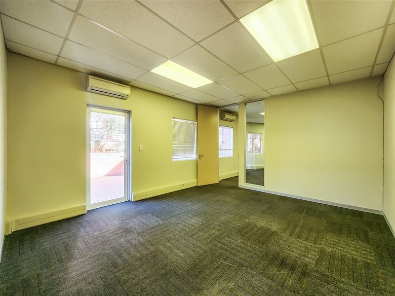 259m2 Modern Office to Let in Waterford Office Park - Photo 9