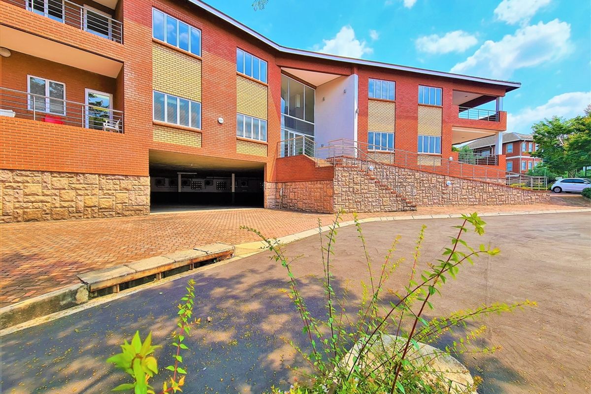 259m2 Modern Office to Let in Waterford Office Park - Photo 3