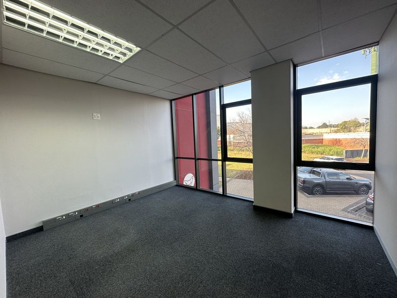 RENT DIRECT (perks + no middlemen)! 149m2 Office to Let in the heart of Southdowns, Irene, Centurion - Photo 7