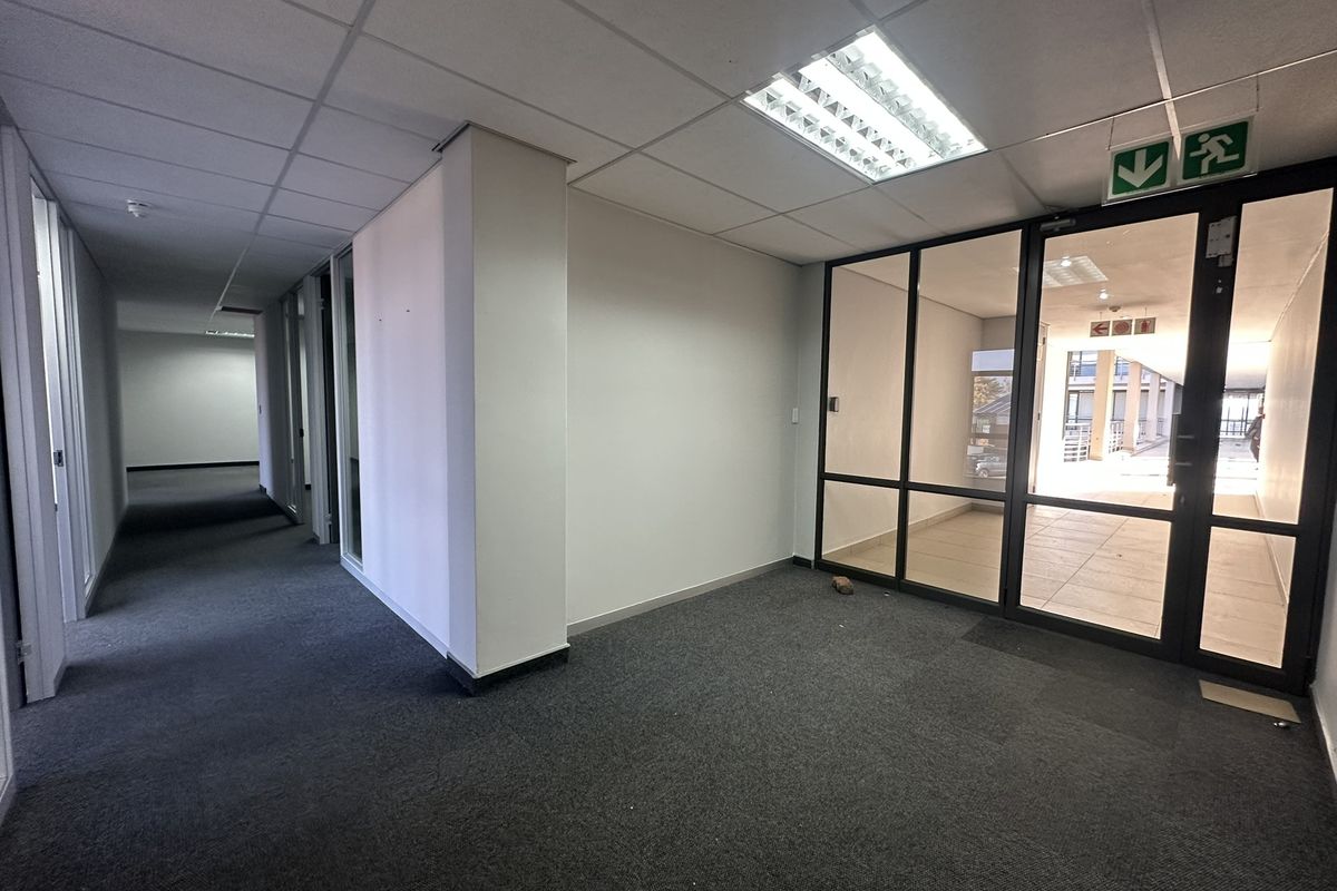RENT DIRECT (perks + no middlemen)! 149m2 Office to Let in the heart of Southdowns, Irene, Centurion - Photo 4