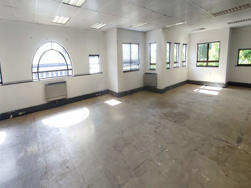 432.42m2 Office to let in Hyde Park Lane - Photo 7
