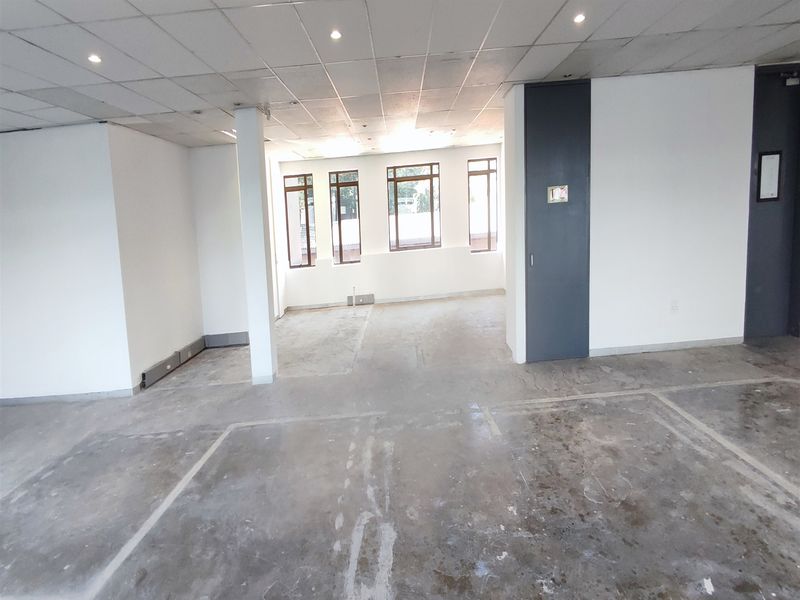 389.17m2 Office to let in Hyde Park Lane - Photo 7