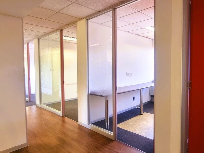 Office space to let on the 2nd floor in The Woodlands Office Park - Photo 7