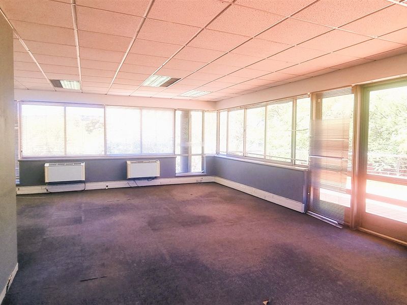 Office space to let on the 2nd floor in The Woodlands Office Park - Photo 4