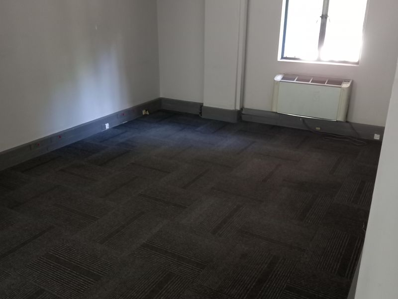 Premium office space to rent Hatfeild - Photo 3