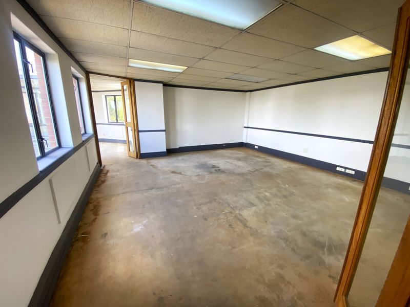 1,160m2 Warehouse To Let in Tillbury Business Park Midrand - Photo 7