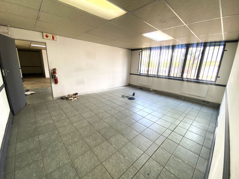 1,160m2 Warehouse To Let in Tillbury Business Park Midrand - Photo 6