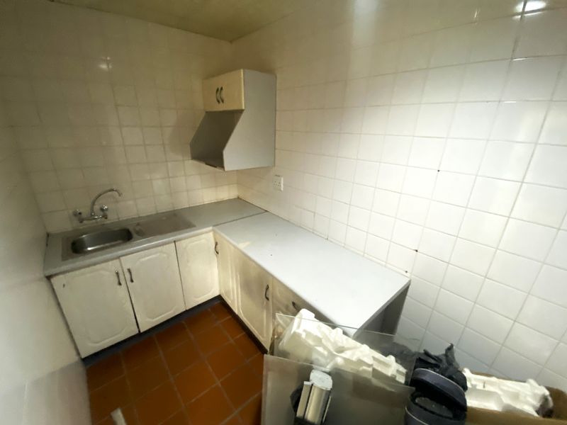 1,160m2 Warehouse To Let in Tillbury Business Park Midrand - Photo 5