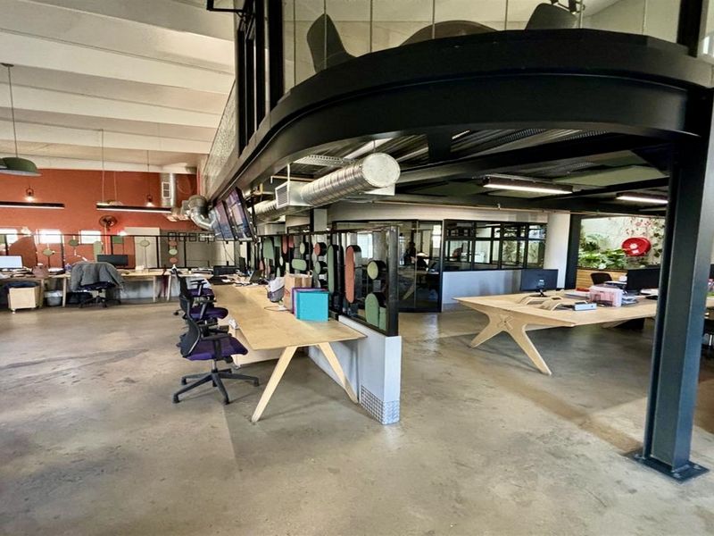 365m2 office space to let in Orange Grove - Photo 5