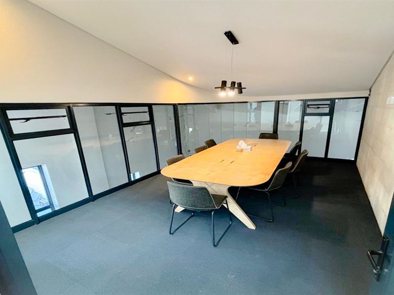 365m2 office space to let in Orange Grove - Photo 10