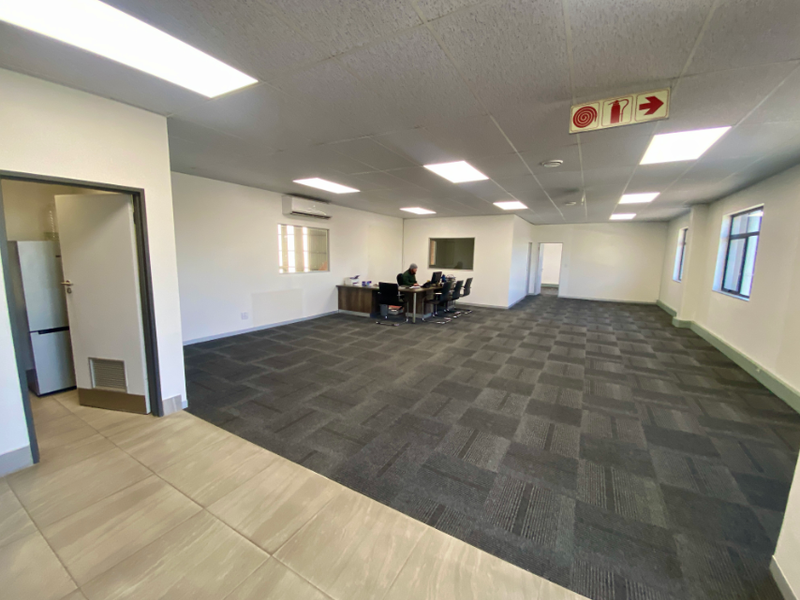 3,215m2 Dual-Unit Industrial Warehouse To Let in Randjespark Midrand - Photo 5