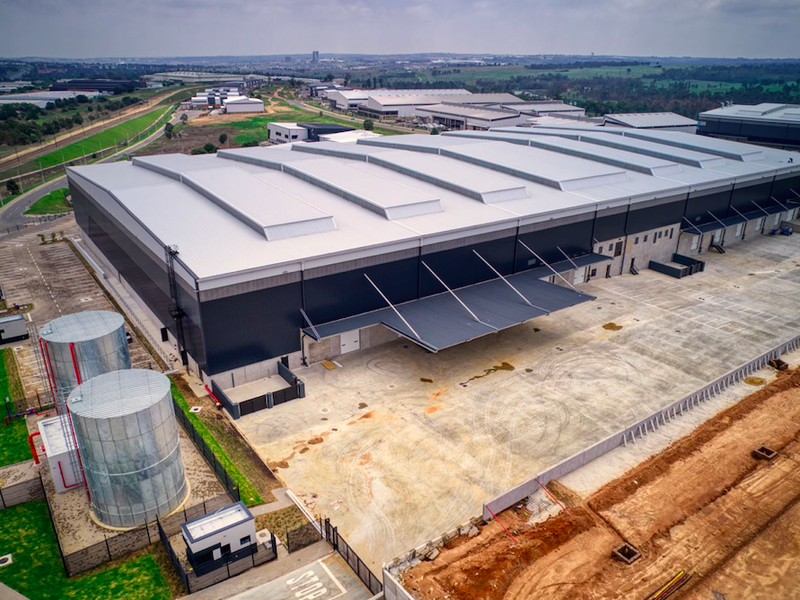 19099 sqm Warehouse to let in Longlake - Photo 4