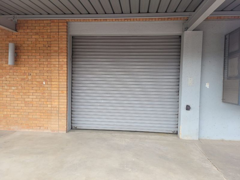 197m2 Warehouse TO LET in Eco Park - Photo 3