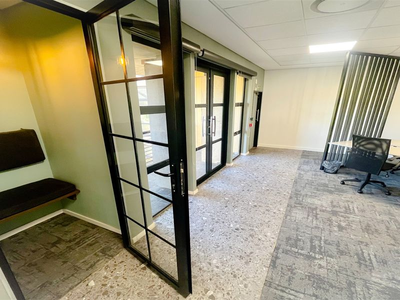 351m2 office space to rent in Melrose Arch - Photo 2