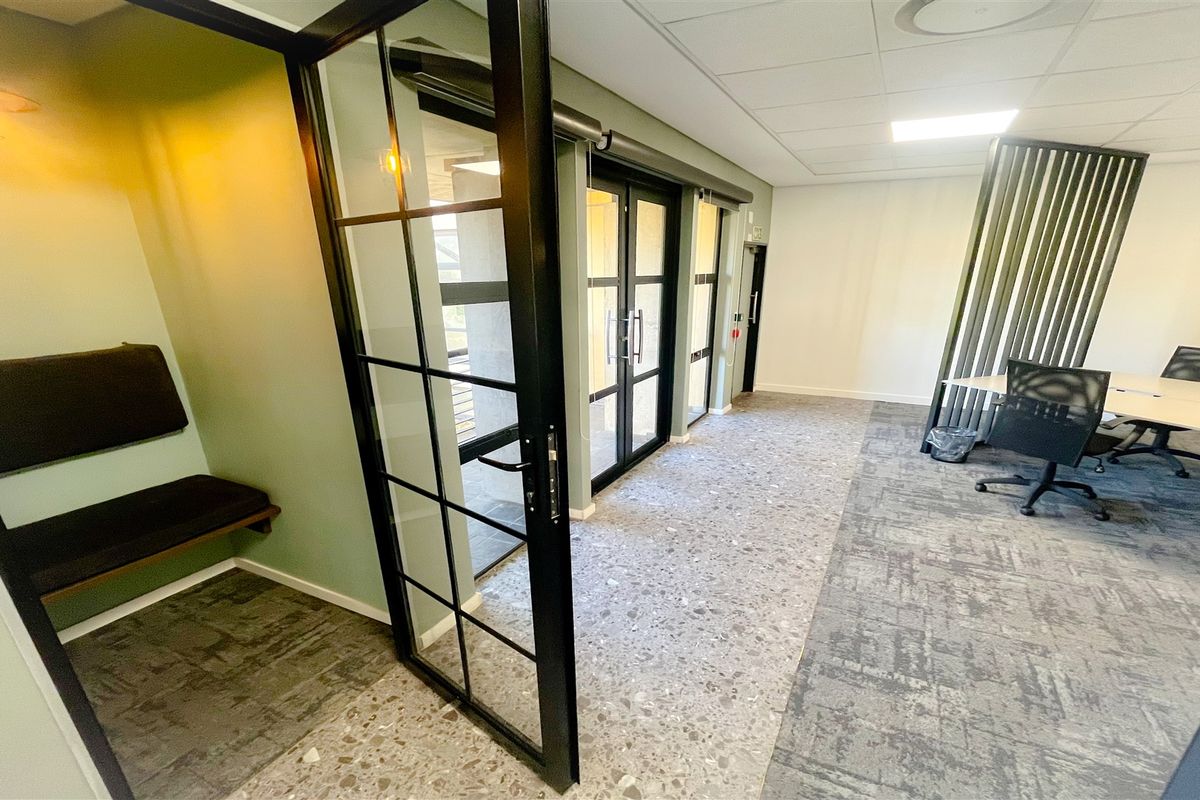 351m2 office space to rent in Melrose Arch - Photo 2