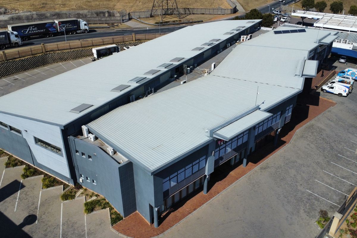 Warehouse to let in Linbro Park - Photo 3