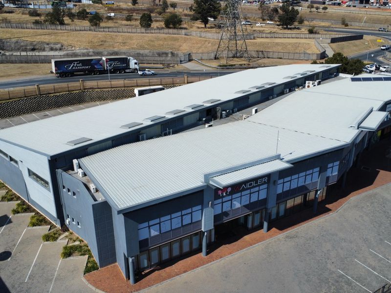 Warehouse to let in Linbro Park - Photo 2