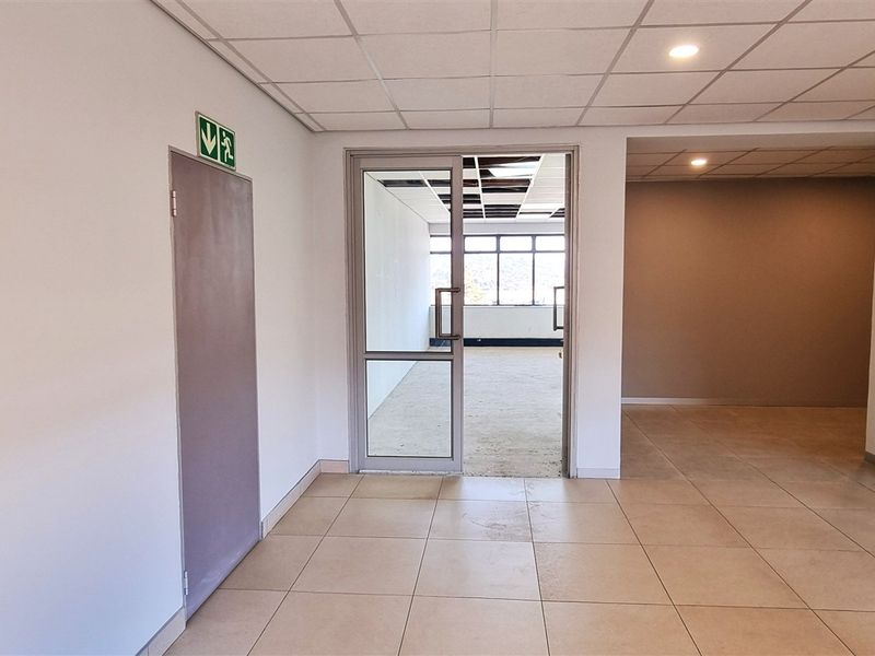 Office space to let on the 2nd floor of 371 Rivonia Boulvard - Photo 3