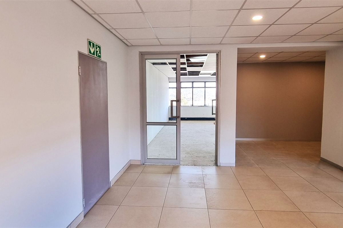 Office space to let on the 2nd floor of 371 Rivonia Boulvard - Photo 3