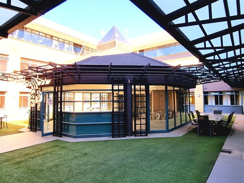 Office space to let on the 2nd floor of 371 Rivonia Boulvard - Photo 2