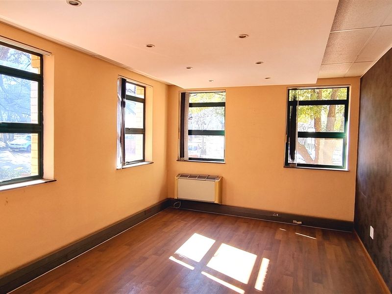 Office space to let in 6 Kikuyu Road - Photo 4