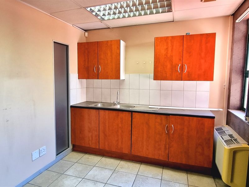 Office space to let in 6 Kikuyu Road - Photo 5