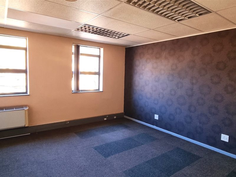 Office space to let in 6 Kikuyu Road - Photo 3
