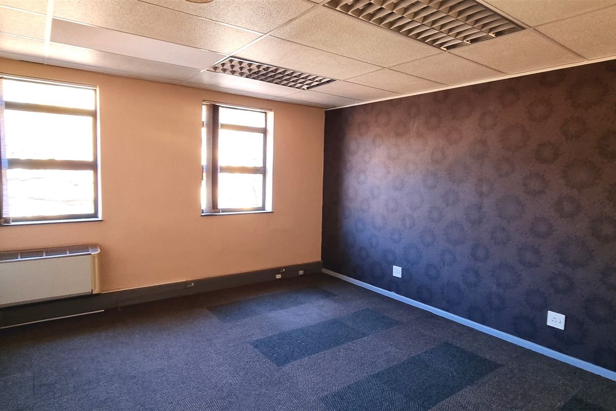 Office space to let in 6 Kikuyu Road - Photo 3