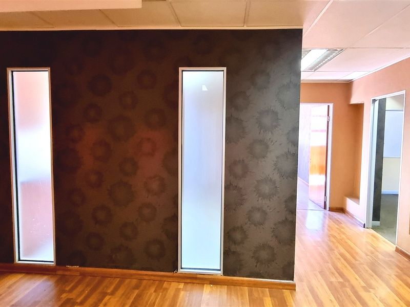 Office space to let in 6 Kikuyu Road - Photo 2