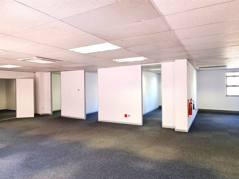 Office space to let in 6 Kikuyu Road - Photo 9
