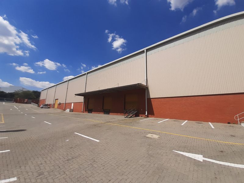 Warehouse to let in Longmeadow - Photo 3