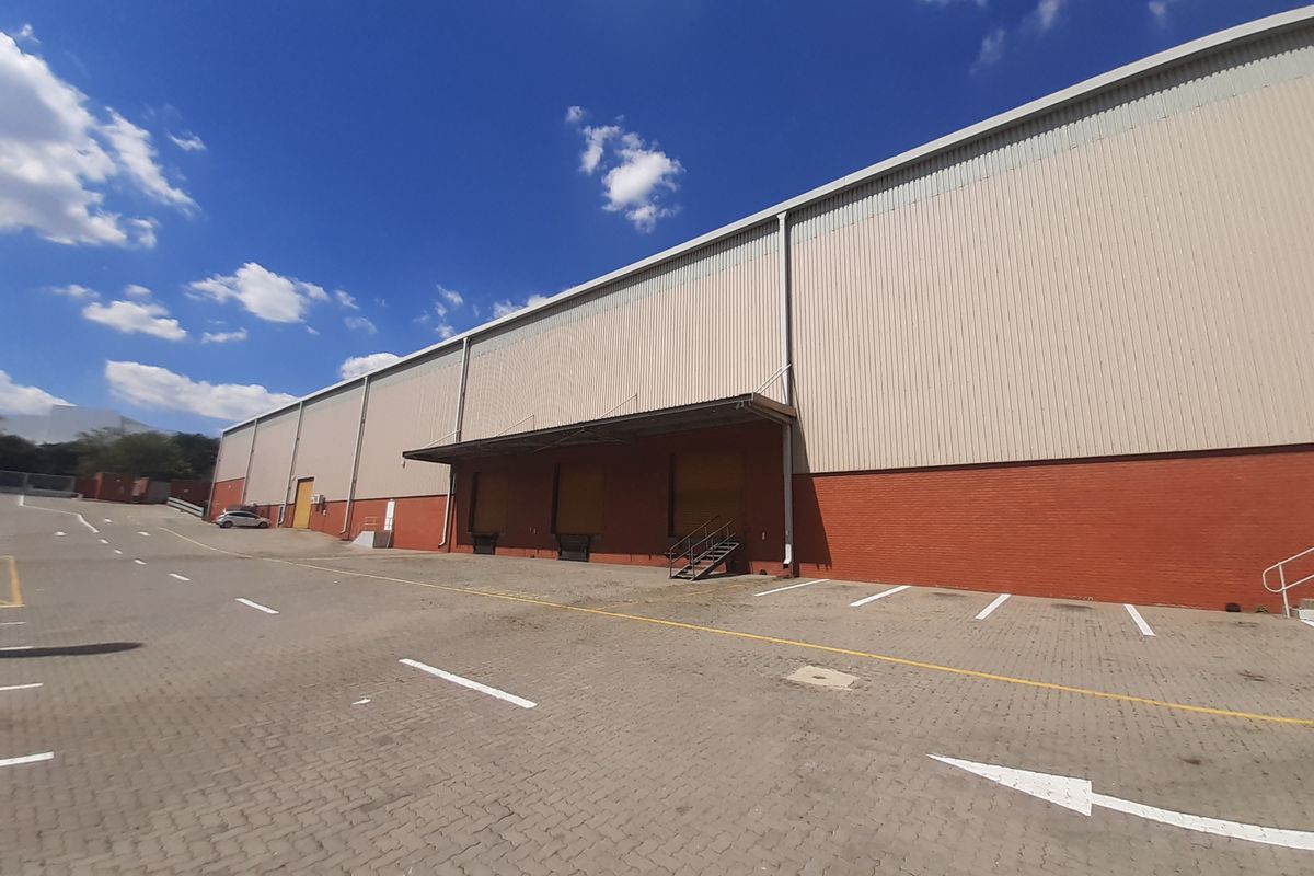 Warehouse to let in Longmeadow - Photo 3