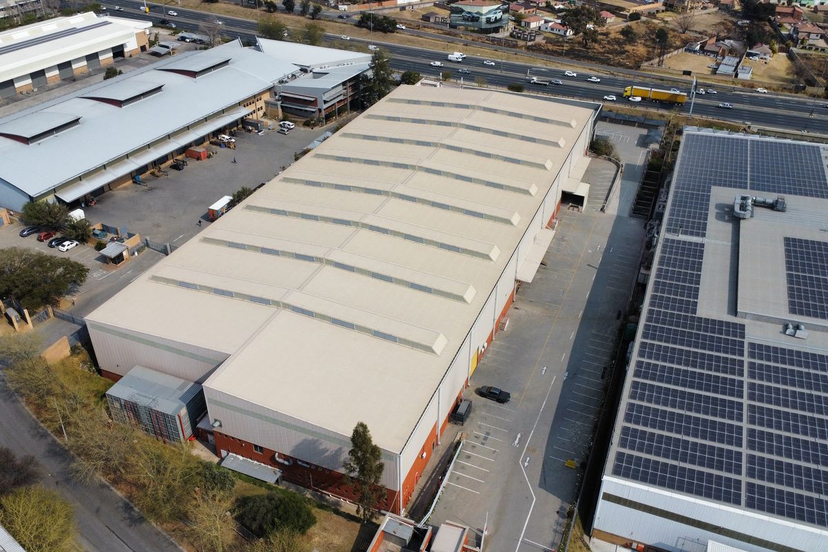 Warehouse to let in Longmeadow - Photo 2