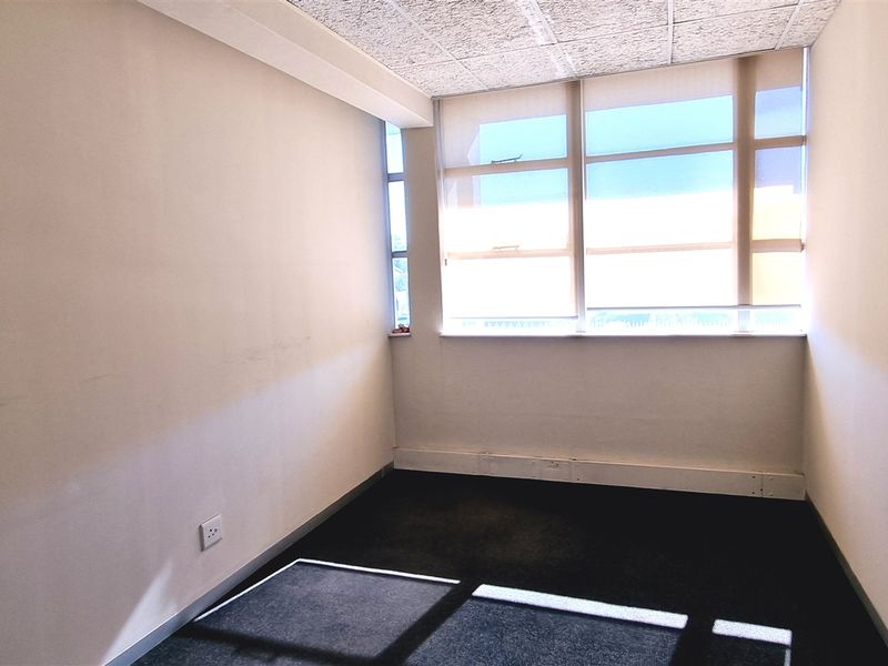 Office space to let on the 2nd floor of BryanPark Shopping Centre - Photo 5