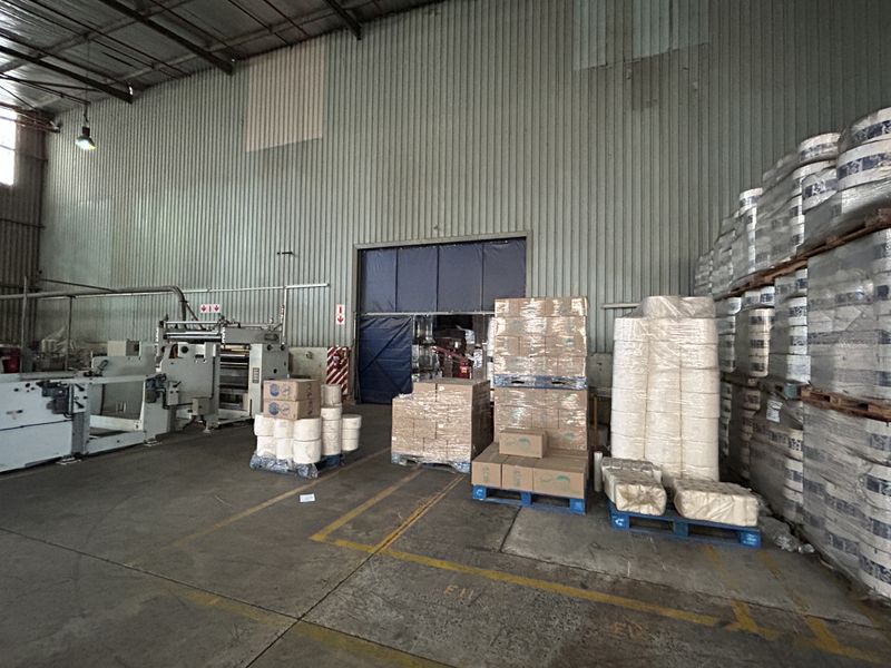 Generously sized warehouse situated in Ballito's ‘Shakas Head’ Industrial Hub. - Photo 8