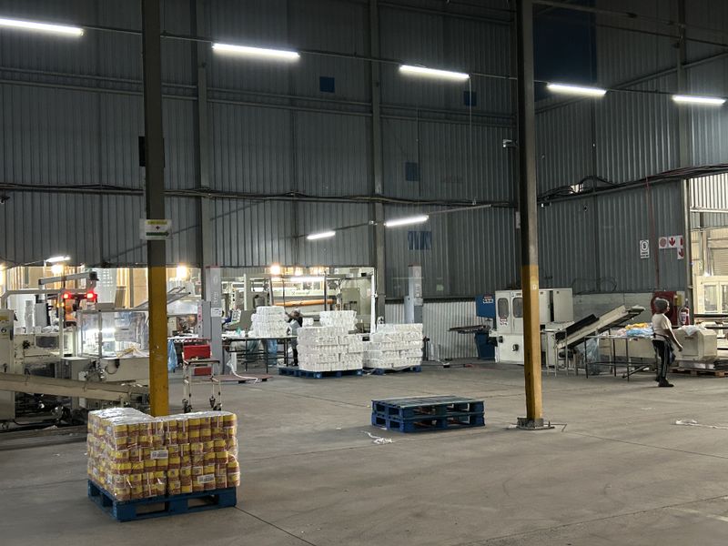 Generously sized warehouse situated in Ballito's ‘Shakas Head’ Industrial Hub. - Photo 6