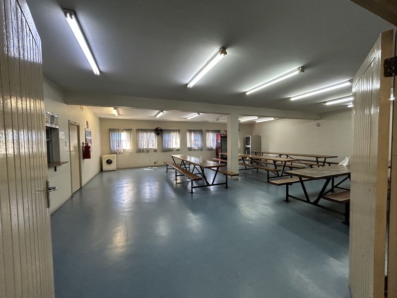 Generously sized warehouse situated in Ballito's ‘Shakas Head’ Industrial Hub. - Photo 5